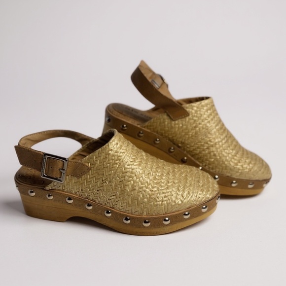 Kelsi Dagger Shoes - KELSI DAGGAR Brooklyn Woven Raffia Wood Studded Slingback Clog Sandals Size 9